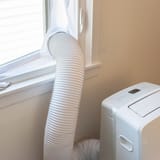 air-conditioner-in-casement-window-featured-image-1