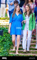 lloret-de-mar-spain-10th-july-2024-crown-princess-leonor-infanta-sofia-during-a-meeting-with-young-people-...n-programs-at-gardens-of-saint-clotilde-in-lloret-de-mar-spain-photo-by-dppasipa-usa-credit-sipa-usalamy-live-news-2xgr65a (1)