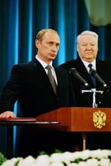 Vladimir_Putin_taking_the_Presidential_Oath,_7_May_2000