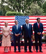 lo-sentite-anche-voi-lodore-di-servilismo-v0-u3zcbqhtfvaf1