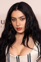 Charli_XCX-4059_(cropped) (1)