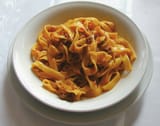 Tagliatelle_al_rag%C3%B9_%28image_modified%29