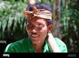 portrait-of-a-balinese-man-dressed-for-a-ceremony-bali-indonesia-GW74AX