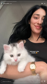 elif zeigt ihre muschi