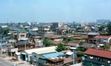 Southern_part_of_Tokyo,_view_from_Tōkaidō_Shinkansen_(1967-05-08_or_1970_by_Roger_W)