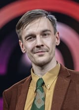 Kevin_Holmström_Melodifestivalen_2025_deltävling_4_Malmö_artistpresentation_KAJ_2_(cropped)