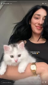 elif zeigt ihre muschi