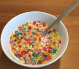 Fruity_Pebbles_cereal_with_milk