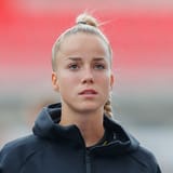 Screenshot 2025-07-19 at 22-22-32 2022-06-24 Fussball Frauen Länderspiel Deutschland - Schweiz 1DX 0722 by Stepro - Giulia Gwinn – Wikipedia