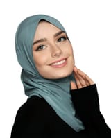 beautiful-young-muslim-woman-wearing-600nw-2525449021