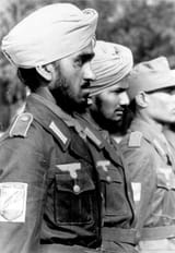 Bundesarchiv_Bild_101I-823-2704-10A,_Soldaten_der_Legion__Freies_Indien_