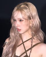 241206-Makeup-Artist-Siho-Instagram-Update-with-VIVIZ-Eunha-documents-1