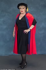 100502015-14926375-Suzy_Eddie_Izaard_has_been_awarded_an_honorary_degree_on_Sunday_-a-88_1753129983680.avif