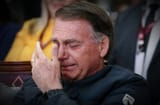 bostonaro chorando