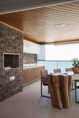 decoracao-varanda-com-churrasqueira-com-revestimento-de-pedra-kormanarquitetos-158248-proportional-height_cover_medium