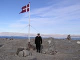 Hans_Island%2C_2003-08-01%2C_UTC_2301%2C_HDMS_Triton%2C_Commanding_Officer%2C_Cdr._s.g._Per_Starklint