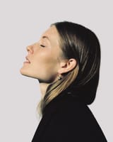caroline-lossberg-v0-0idr7cezanj81 (2)