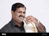 south-indian-mann-trinken-tee-indien-asien-herr-790e-et143m