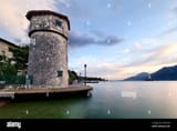 the-ancient-tower-of-the-cassone-marina-and-the-lake-garda-malcesine-verona-province-veneto-italy-europe-2C927KH
