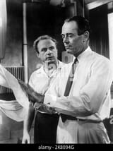 jack-warden-henry-fonda-film-12-angry-men-twelve-angry-men-usa-1957-characters-juror-7-juror-8-director-sidney-lumet-10-april-1957-warning-this-photograph-is-for-editorial-use-only-and-is-the-copyright-of-united-artists-ando