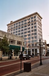 Hilliard-Lyons_Building,_Evansville,_IN