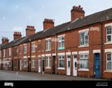 loughborough-leicestershire-england-uk-typical-inner-city-terraced-houses-originally-built-for-the-working-class-2EJ7FWY