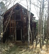 _resized_586x638_abandonedhouse