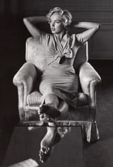 Marlin Monroe barefoot