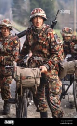 swiss-army-military-exercises-cyclist-infantry-november-1989-esercitazioni-militari-dellesercito-svizzero-fanteria-ciclista-novembre1989-2HR076T