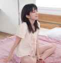 【グラビア】月音こながベッドの上でだら～ん♡21歳のリラックスタイム！【メイキング】 [wuwT0mLYmSM]_thumb.jpg