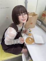GxwQgo_bYAImLq-