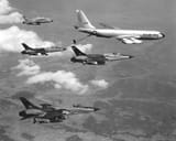F-105D_Thunderchiefs_refuel