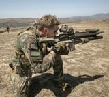 77b2b090978d00c6e501dafc8473f4b0--military-weapons-military-police-3704253807