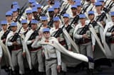 1586765291_pervyj-polk-spahi-na-parade-v-den-vzjatija-bastilii-14-ijulja-2012-goda