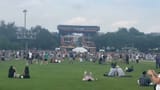 huge-crowd