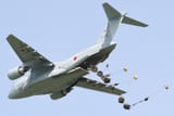 JASDF_C-2(78-1205)_PDS_airdrop_demonstration_at_Miho_Air_Base_May_27,_2018_03