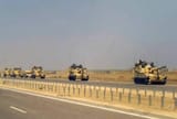 M109A6_Paladin-convoy_ID_DM-SD-04-16328