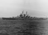 USS_Fargo_(CL-106)_underway_at_sea_on_8_May_1946_(NH_98918)