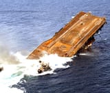 USS_Oriskany_sinking