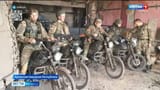 russian-soldiers-getting-ready-to-storm-a-ukranian-trench-v0-63necw99kouc1