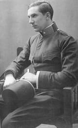Lieutenant_Bela_Lugosi_of_the_Austro-Hungarian_Army_in_1917