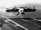 XC-142_landing_on_USS_Bennington_(CVS-20)_1966