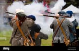 sealed-knot-musketeers-17th-century-english-civil-war-period-massed-E60419