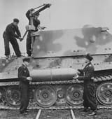 Winching-a-round-into-the-Sturmtiger