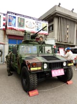 ROCMC_Humvee_Carried_T-75M_20mm_Cannon_Display_at_Keelung_Naval_Pier_20140327a