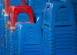 1280px-Hanoi_Vietnam_The-omnipresent-plastic-chairs-01[1]