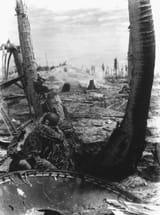 marine_in_action_at_tarawa