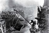 Raising+a+Flag+over+the+Reichstag+Yevgeny+Khaldei+1945