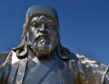 Genghis_Khan_monument_03-1