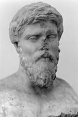 Portrait_of_a_philosopher,_maybe_Plutarch,_2nd_century_BC,_AM_Delphi,_0135